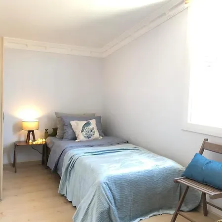 Cozy Bright In The Center