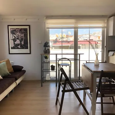 Cozy Bright In The Center Apartment *