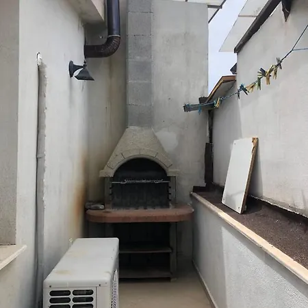 Cozy Bright In The Center *
